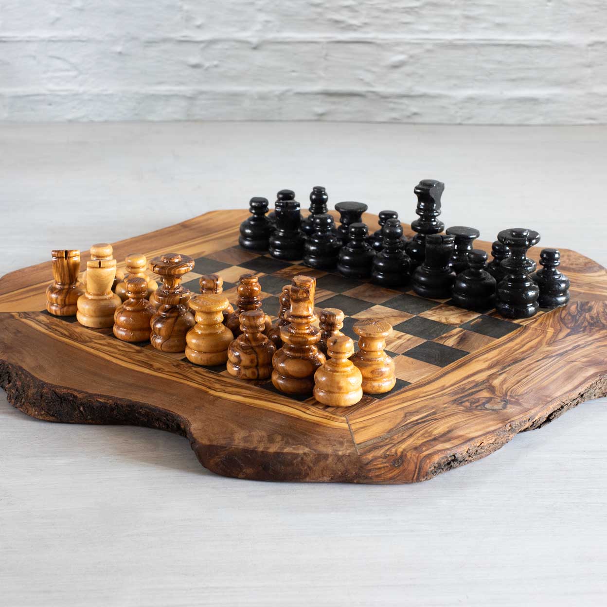 PRIVATE DESIGN CHESS BOARD Medium Flat Board 15 ' OLIVE WOOD HANDCRAFTED FREE ENGRAVING - Jamailah